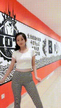 佳人吼码有新招蓝色天空白云飘指什么动物全面释义、构建解答解释落实